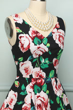 Load image into Gallery viewer, 1950s Printed Swing